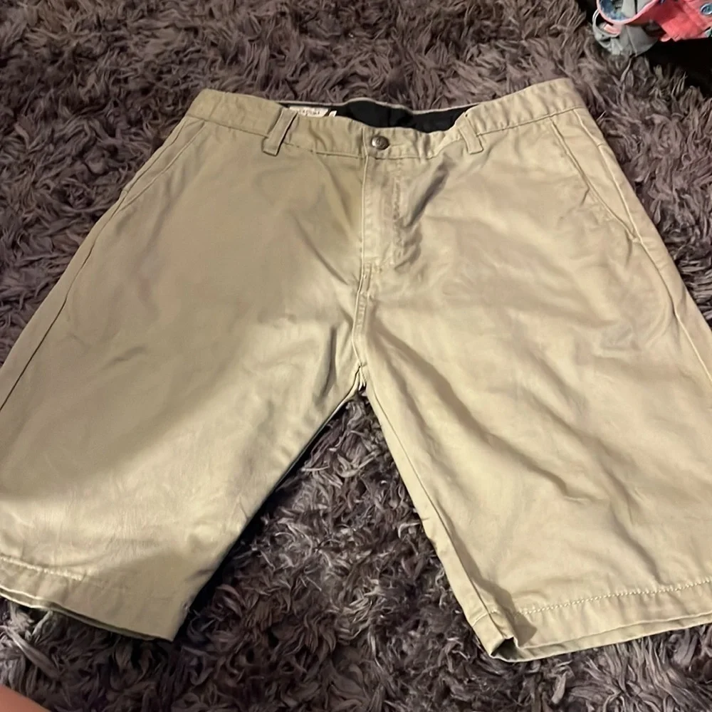 Volcom Beige size 32 mens shorts.  They are called the Vmonty short.